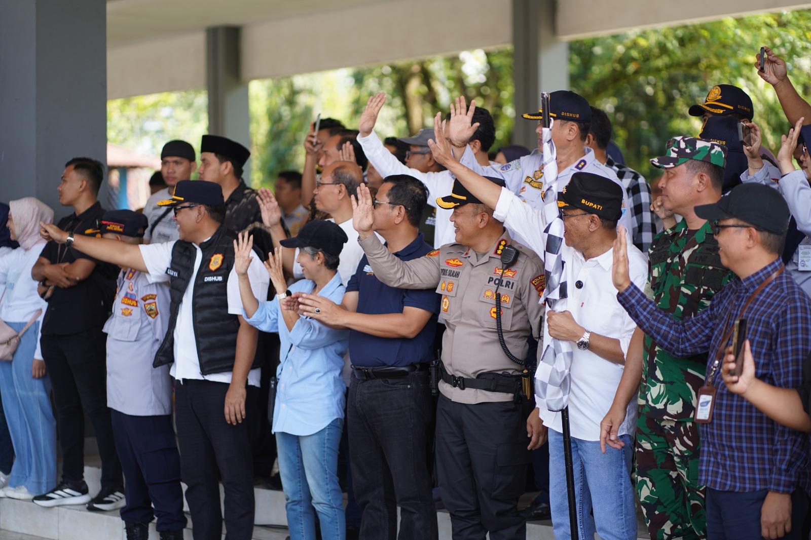 Kapolresta Banyumas, Bupati dan Dandim Berangkatkan Ribuan Peserta Balik Rantau Gratis dari Terminal Bulupitu