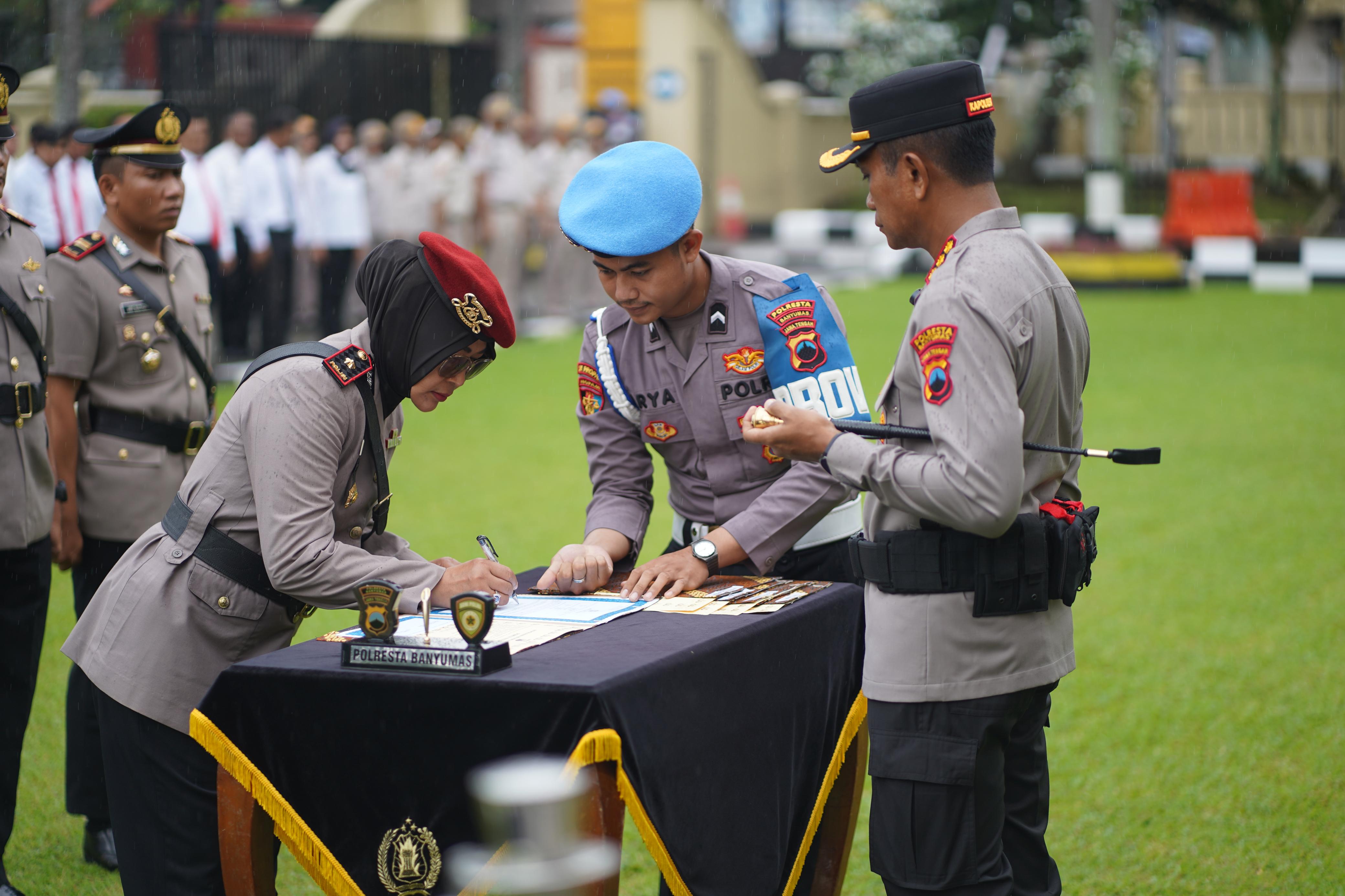 Kapolresta Banyumas Pimpin Upacara Sertijab Kasat Reskrim, Pelantikan Kasatres PPA Dan PPO, Serta Kapolsek Jajaran