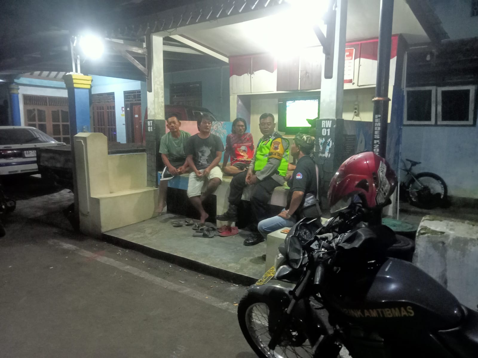 Patroli Malam Hingga Kesiapsiagaan Kebakaran, Ini Pesan Bhabinkamtibmas Banyumas di Satkamling