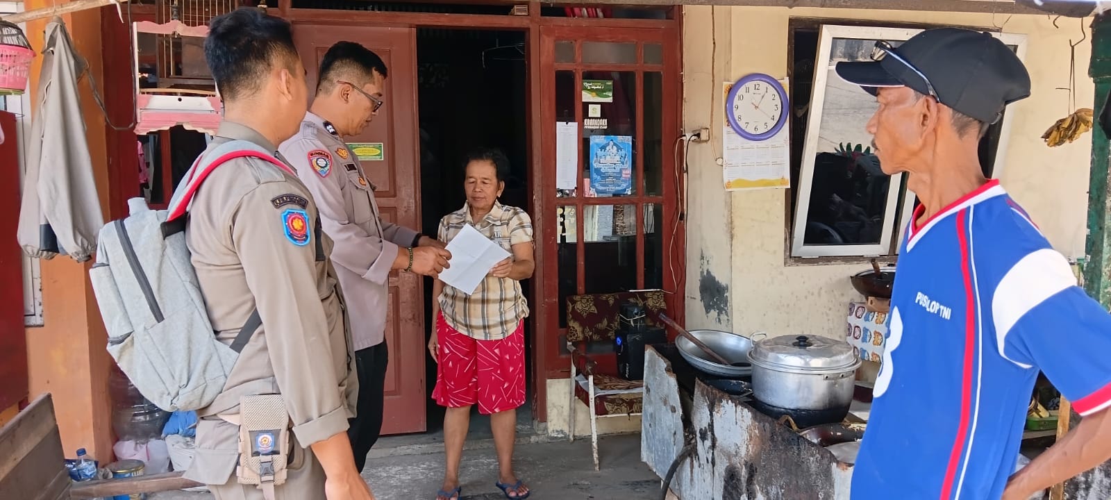 Perkuat Deteksi Dini Gangguan Kamtibmas, Bhabinkamtibmas Polsek Purwokerto Barat Data Rumah dan Penghuni Kos