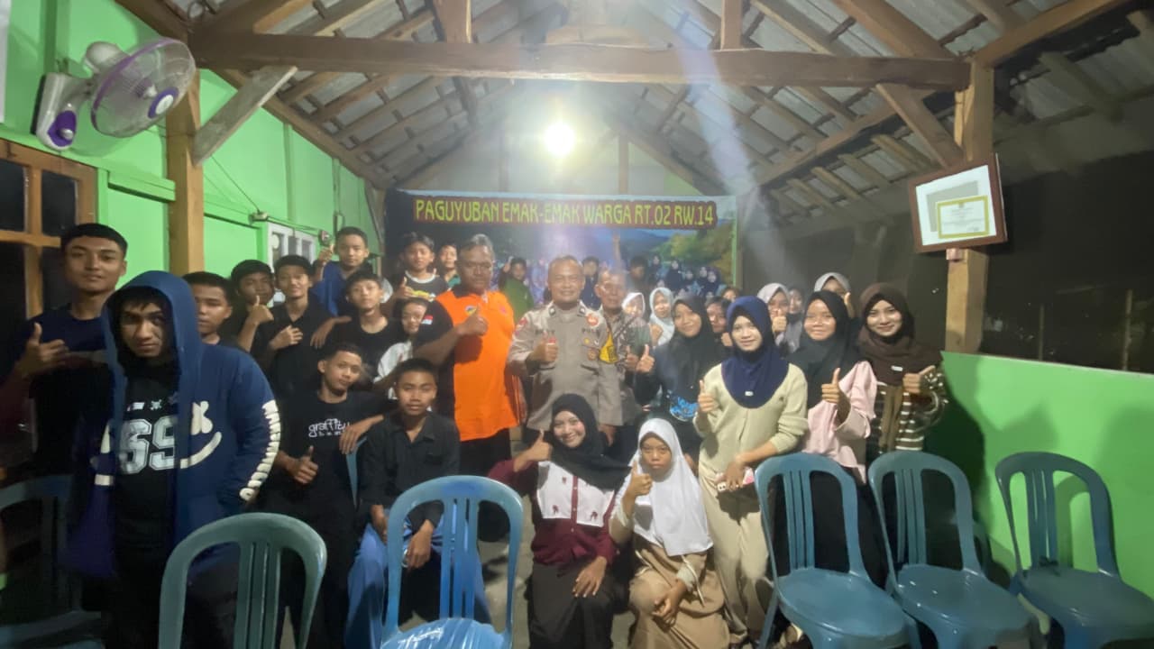 Bhabinkamtibmas Polsek Wangon Sosialisasikan Bahaya Narkoba dan Kenakalan Remaja kepada Pemuda Grumbul Panggang