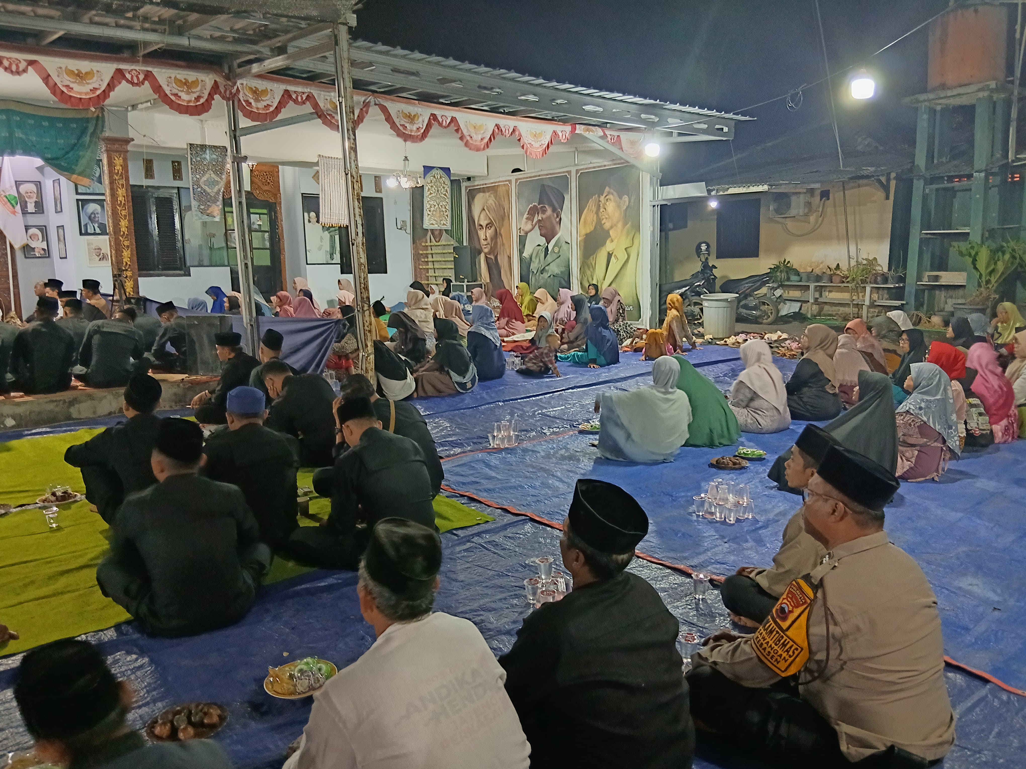 Bhabinkamtibmas Kebasen Hadiri Pengajian Maulid Nabi, Ajak Warga Perkuat Persatuan