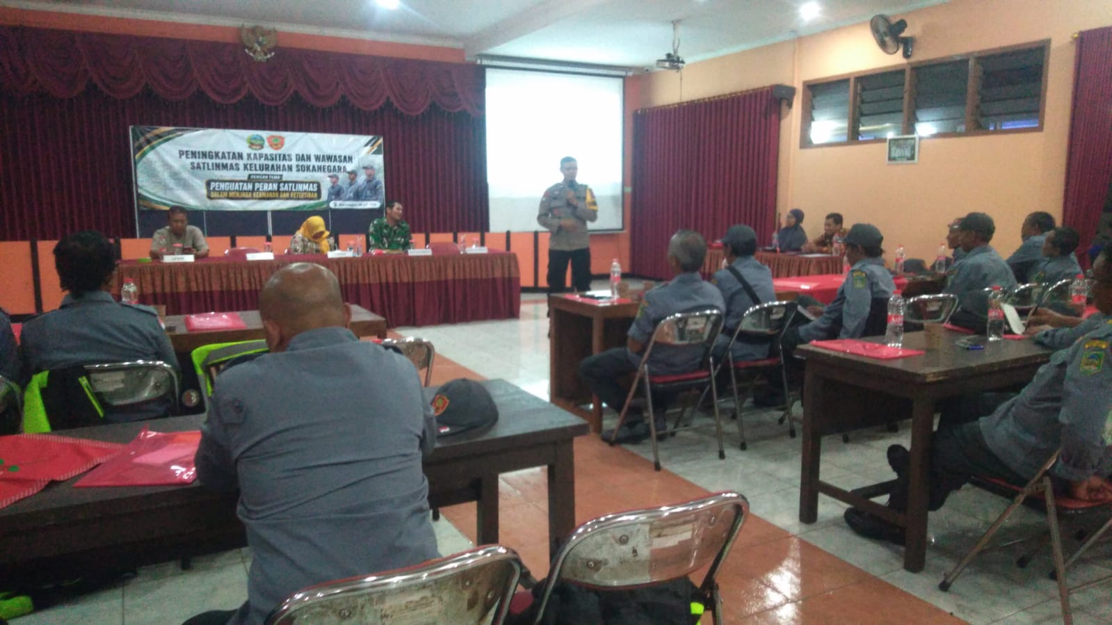 Perkuat Peran Satlinmas, Polsek Purwokerto Timur Berikan Pembekalan Kamtibmas
