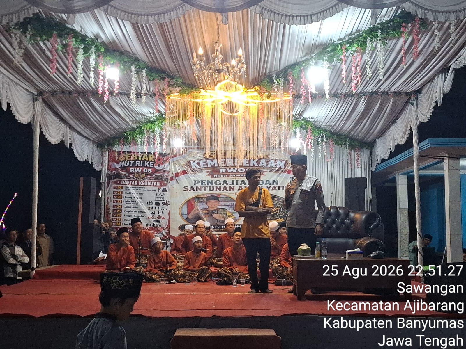 Jaga Kondusivitas, Bhabinkamtibmas Hadiri Pengajian Warga Sawangan Ajibarang Banyumas