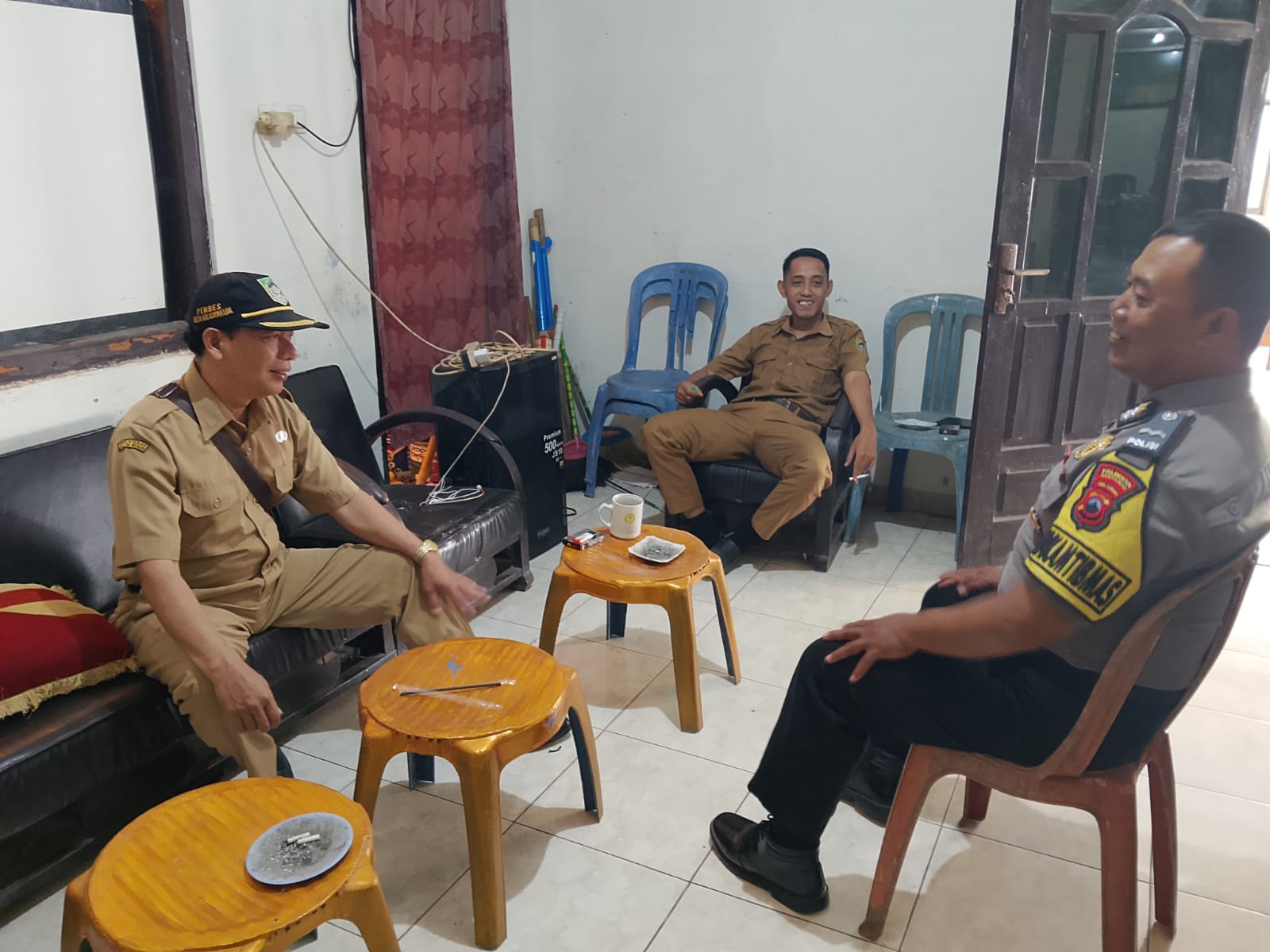 Cegah Karhutla San C3, Bhabinkamtibmas Polsek Purwojati Sambangi Kantor Desa Kaliputih