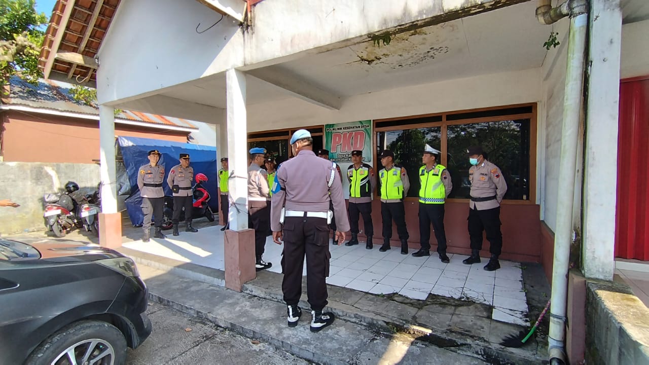 Propam Polresta Banyumas Cek Disiplin Personel Pos OKC 2026 dan Sosialisasikan QR Code Yanduan