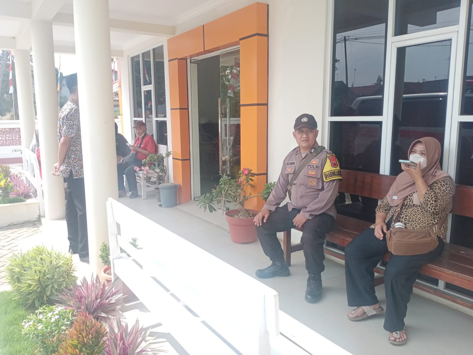 Bhabinkamtibmas Sambangi Puskesmas Purwokerto Selatan, Ingatkan Penguatan Keamanan dan Layanan Warga