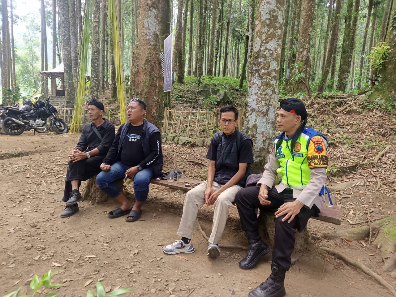 Polsek Baturraden Banyumas Amankan Prosesi Adat Wilujeng Tutupan Suro di Desa Ketenger