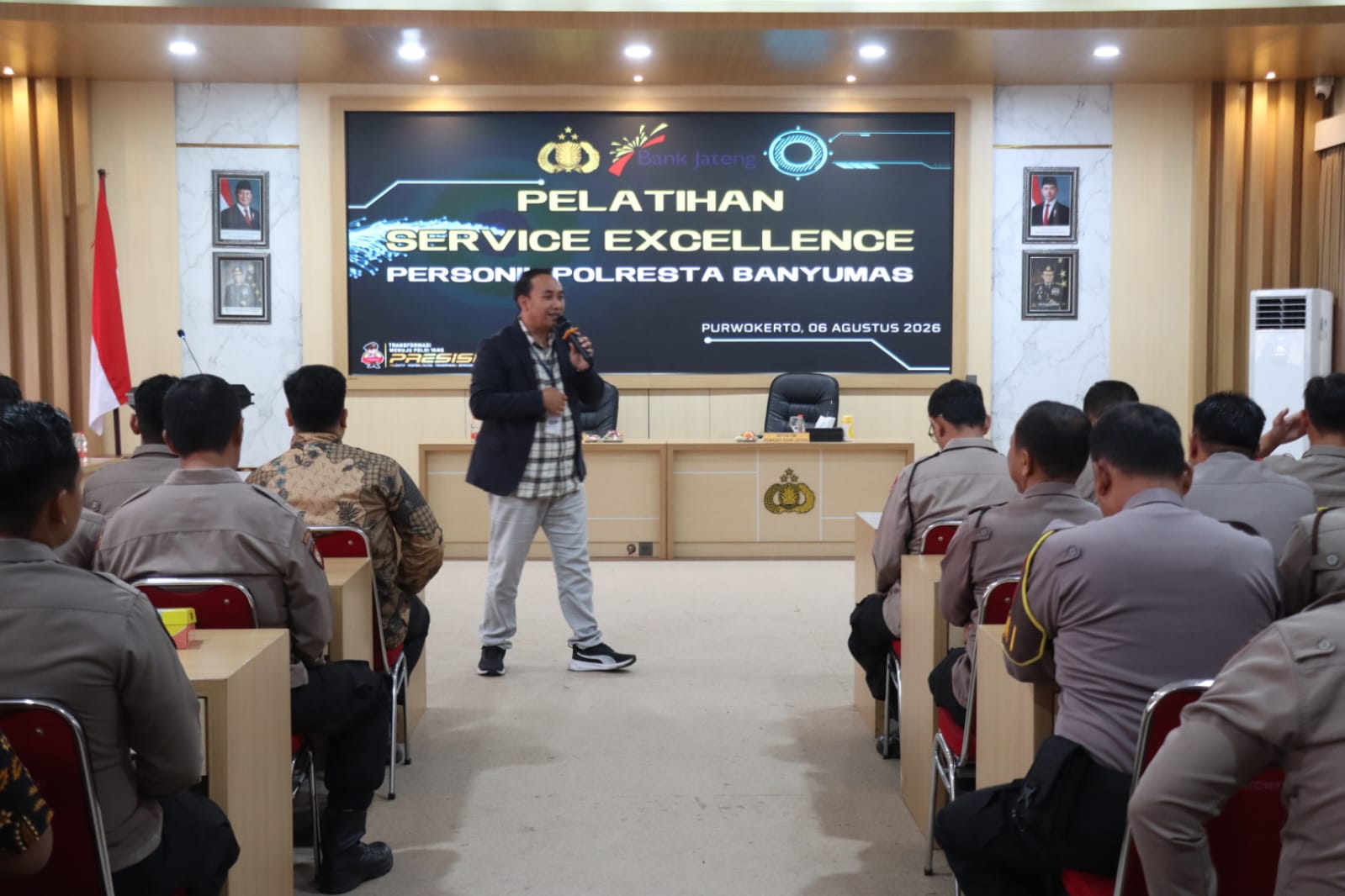 Wujudkan Pelayanan Prima, Polresta Banyumas Bekali Personel dengan Pelatihan Service Excellent