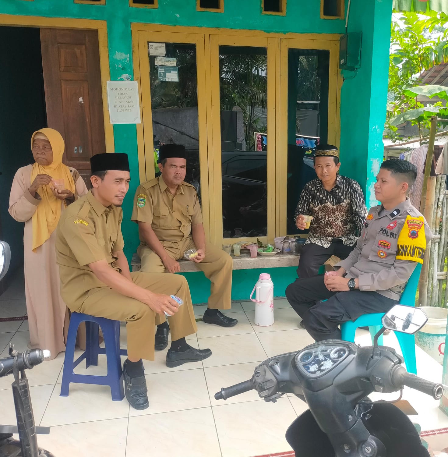 Bhabinkamtibmas Polsek Purwojati Polresta Banyumas Sambangi Warga Kaliurip, Ajak Jaga Kamtibmas Tetap Kondusif