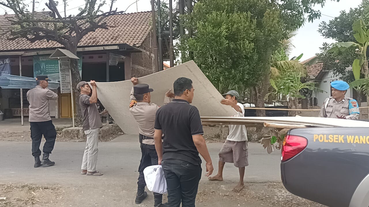 Polresta Banyumas Hadir, Bantu Wujudkan Rumah Layak Huni untuk Warga Wangon