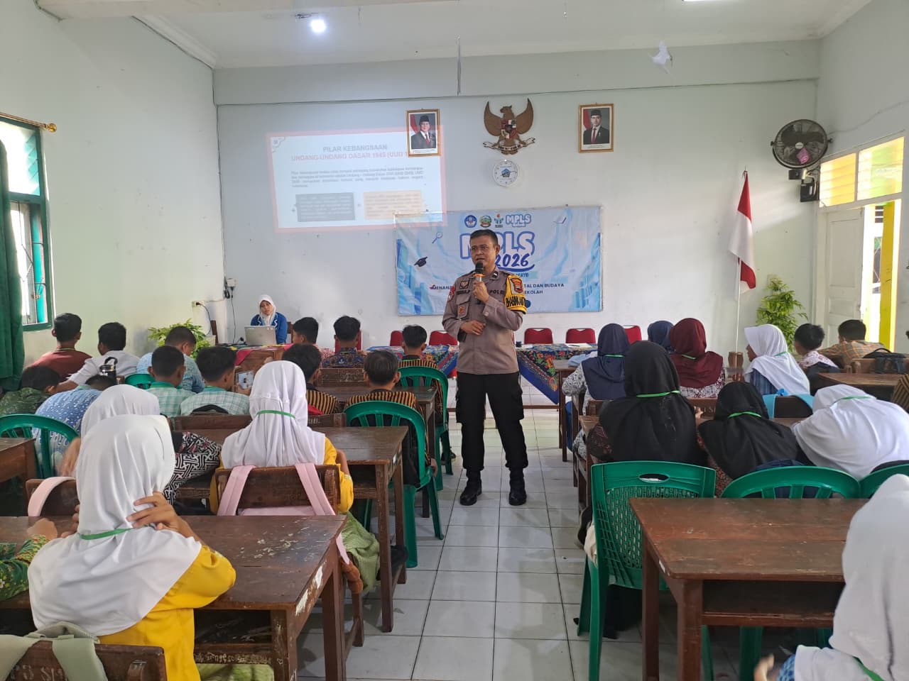 Bangun Karakter Pelajar, Polsek Purwokerto Timur Sosialisasikan Wawasan Kebangsaan dan Bahaya Judi Online