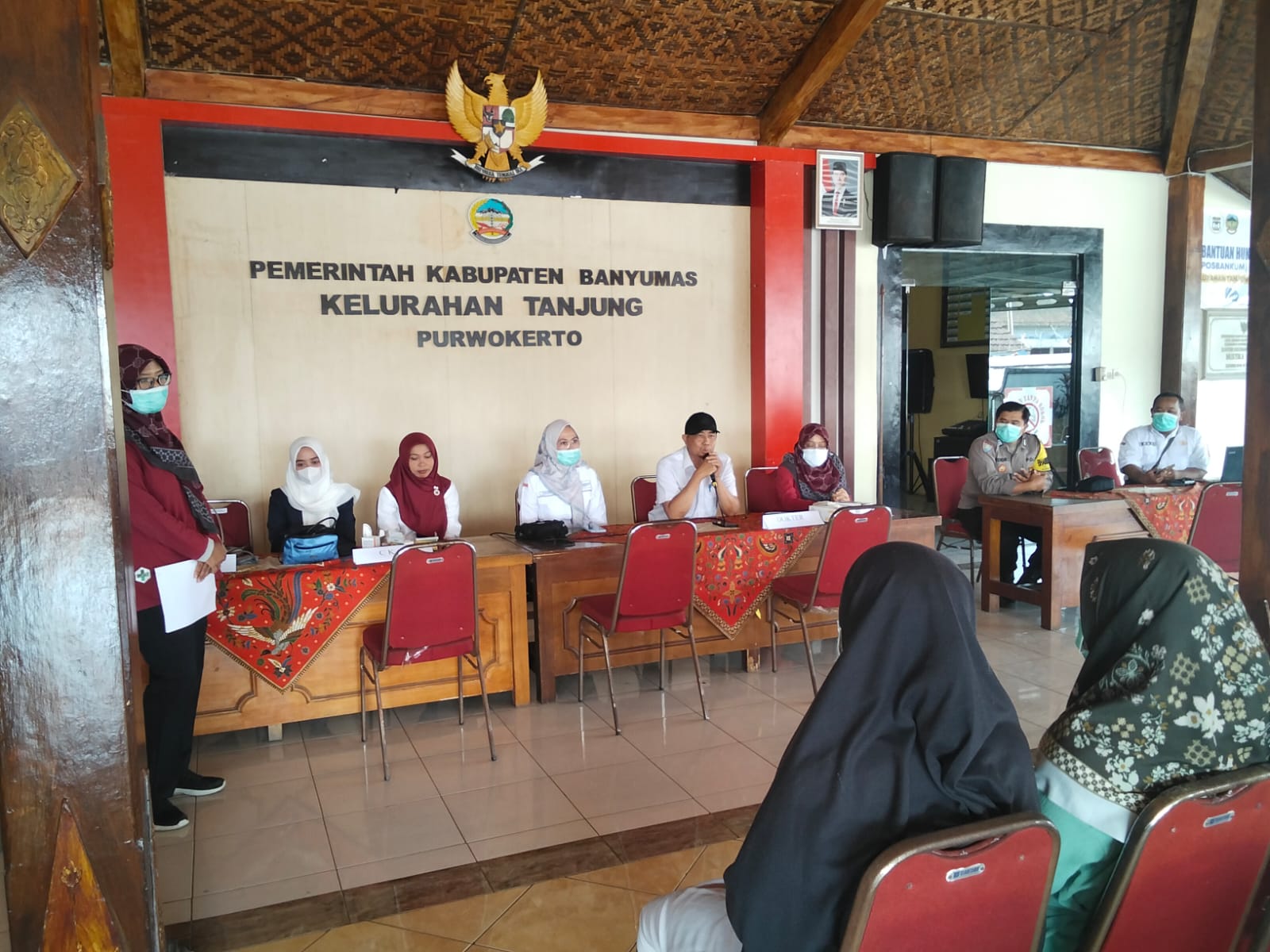 Deteksi dan Cegah Penularan TB, Polsek Purwokerto Selatan Dampingi CKG di Kelurahan Tanjung