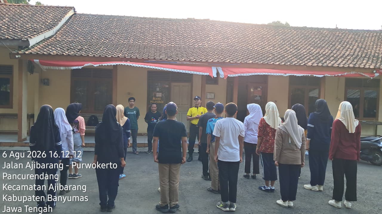 Ratusan Penonton Saksikan Legend Cup U42 di Wangon Banyumas, Bhabinkamtibmas Pastikan Keamanan Pertandingan