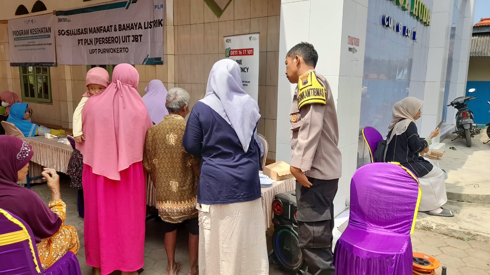 Peduli Kesehatan Warga, Bhabinkamtibmas Rawalo Monitoring LKC di Desa Losari