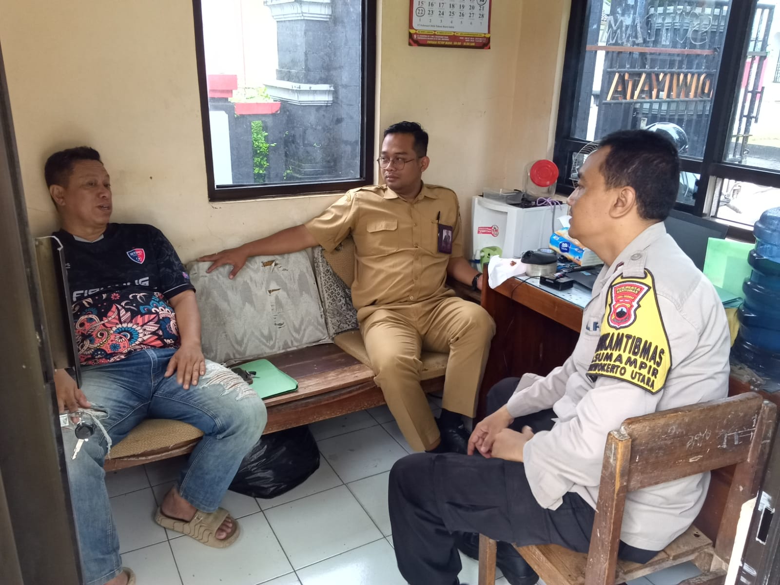 Bhabinkamtibmas Purwokerto Utara Banyumas Sambangi SMPN 9, Ingatkan Kewaspadaan Lingkungan Sekolah