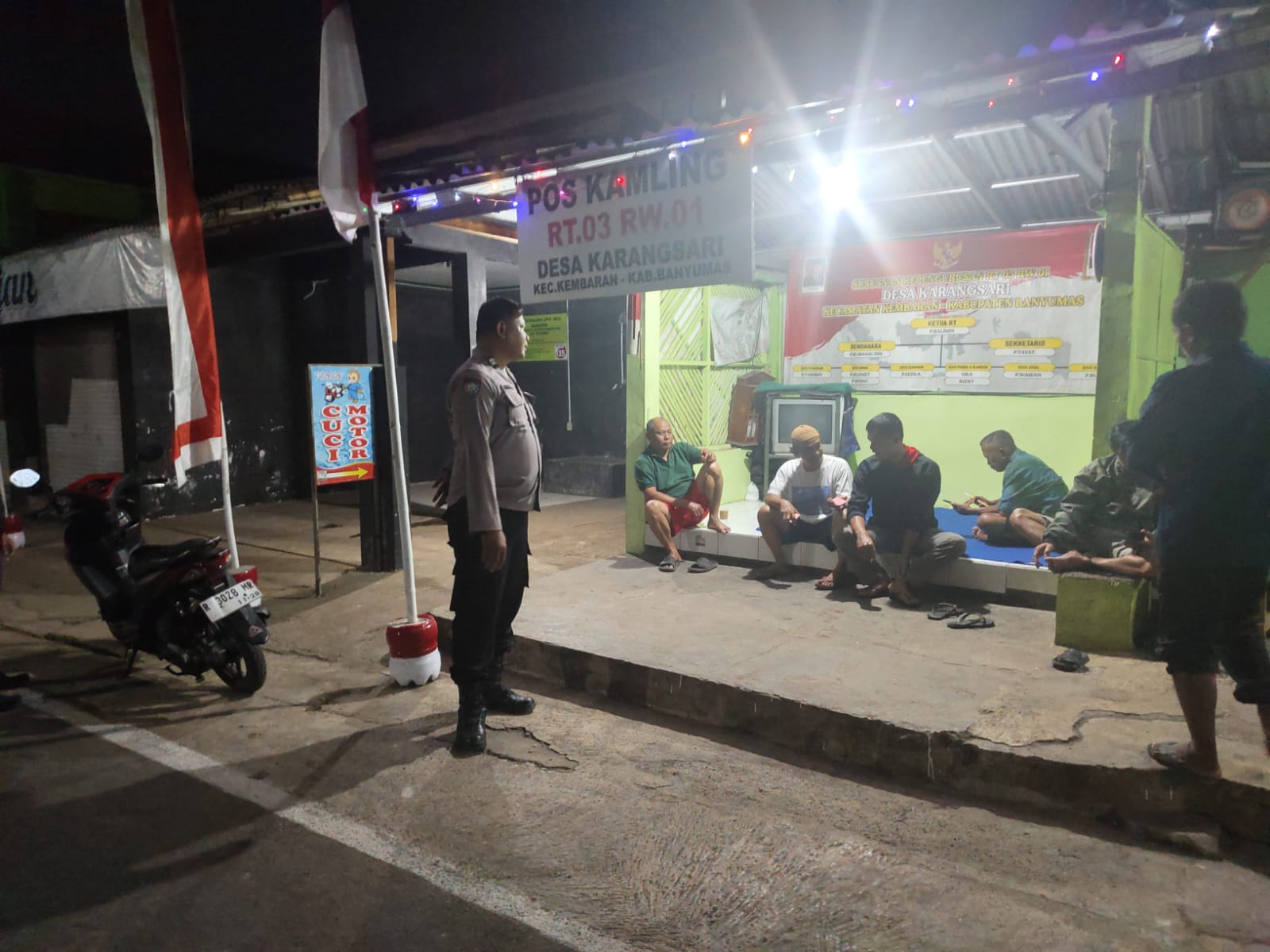 Dari Pos Kamling, Polisi Banyumas Dan Warga Bersinergi Jaga Keamanan Desa