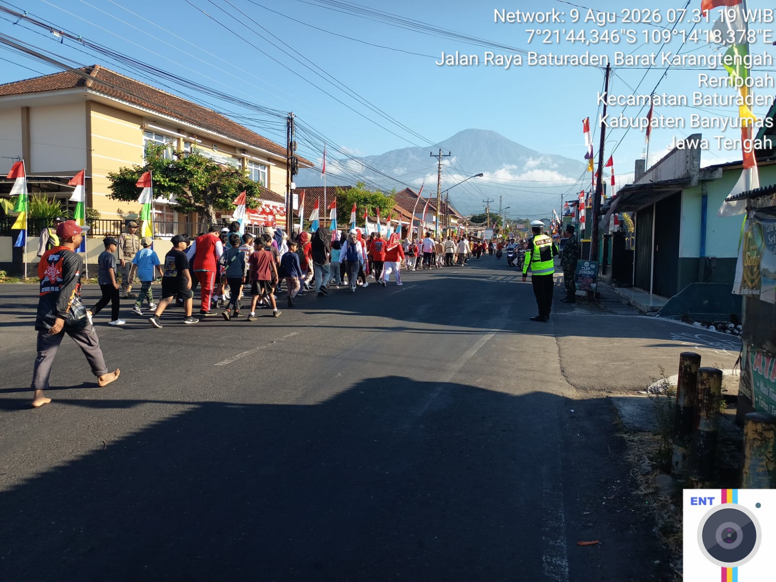 Polsek Baturraden Kawal Jalan Sehat HUT ke-81 RI Tingkat Kecamatan, Kegiatan Berlangsung Lancar
