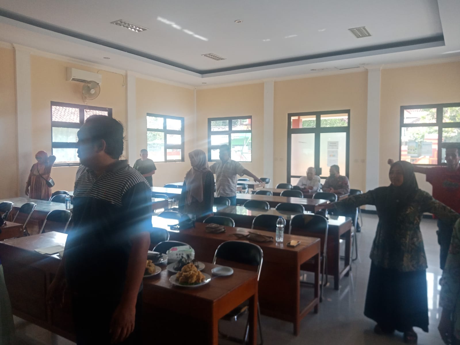 Bhabinkamtibmas Polsek Sumpiuh Dampingi Poskesjaro Bagi Penyandang Disabilitas Mental