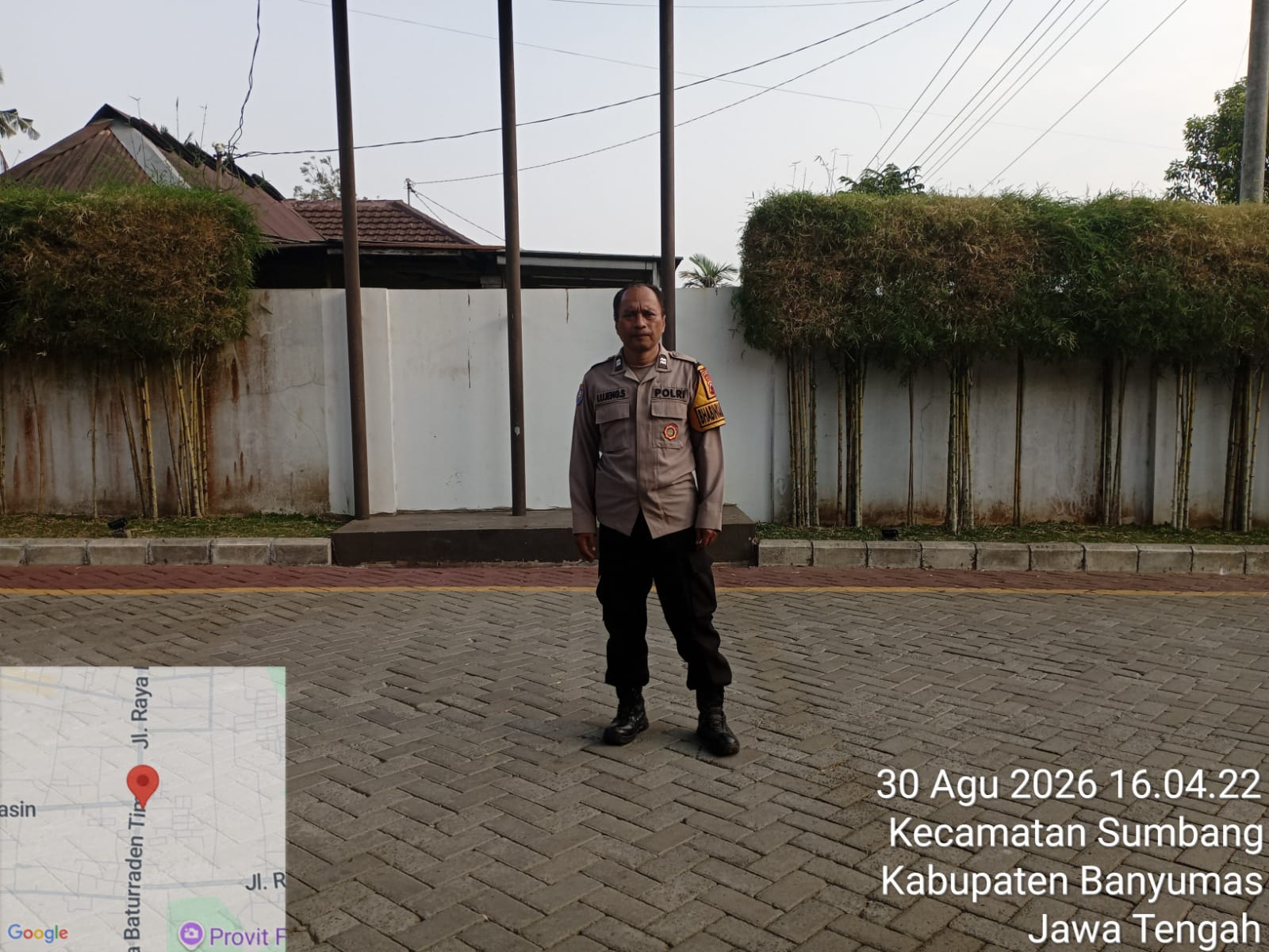 Jaga Kamtibmas, Bhabinkamtibmas Polsek Sumbang Sambangi Satpam Perumahan Griya Saphire